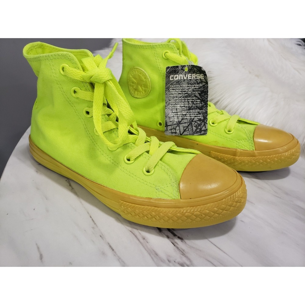 NEVER WORN HAS SOME SCUFFS Converse Chuck Taylor Hi Sneaker Junior Size 3.5 NEON
